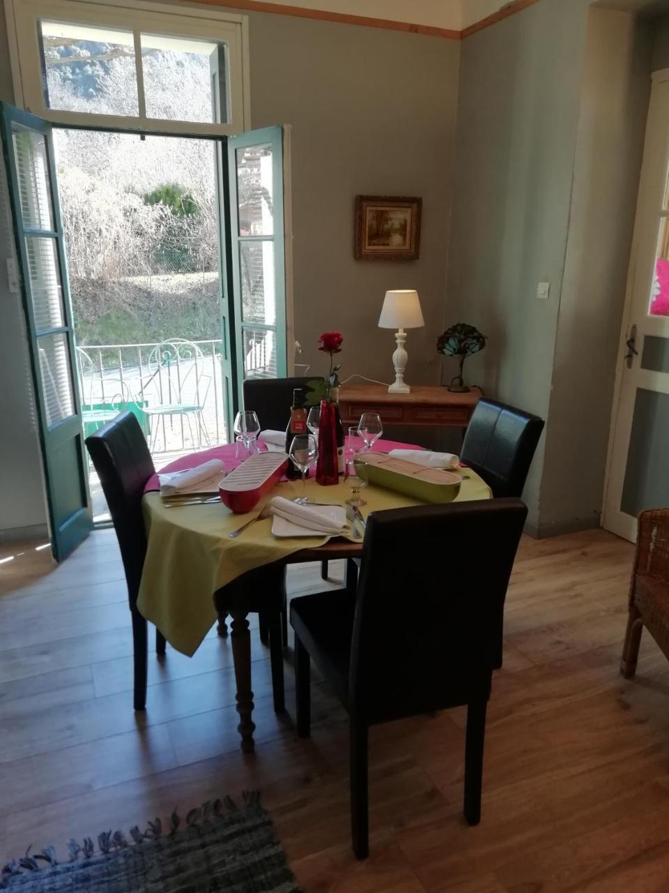 La Mirabelle-Casteil Country House Konuk evi Dış mekan fotoğraf